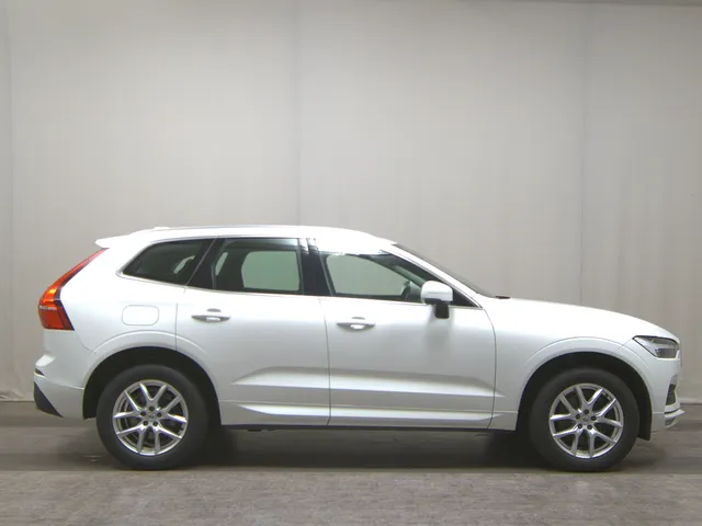 Volvo XC60 B4 Momentum Pro