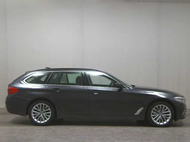 BMW 530dA Touring xDr Luxury-Line