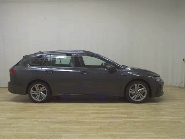 Volkswagen Golf-8 Var. 2.0 TDI R-Line