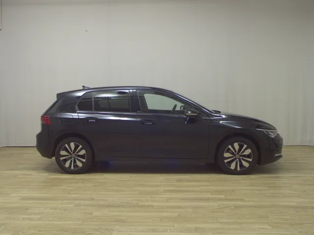 Volkswagen Golf-8 2.0 TDI Move