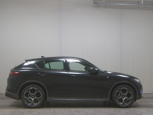 ALFA ROMEO Stelvio 2.2 JTDM Leder Navi Xenon RfK PDC Shz