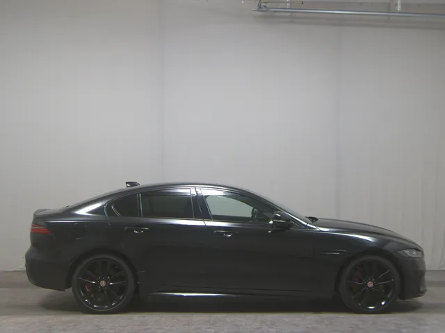 Jaguar Xe D 200 AWD R-Dynamic