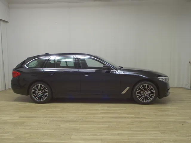 BMW 520dA Touring Sport-Line