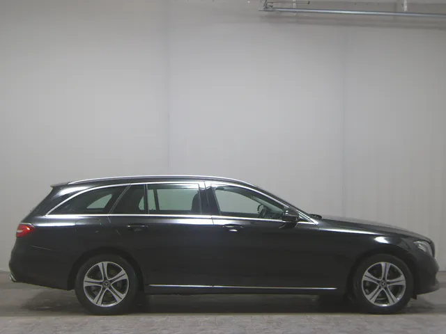 Mercedes-Benz E 220 T d Avantgarde