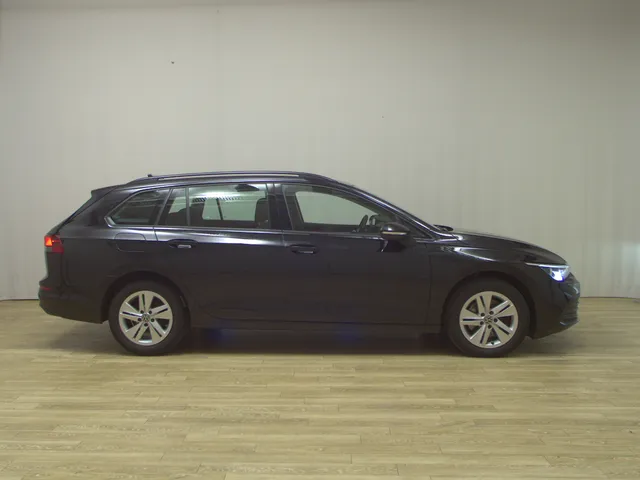 Volkswagen Golf-8 Var. 2.0 TDI Life