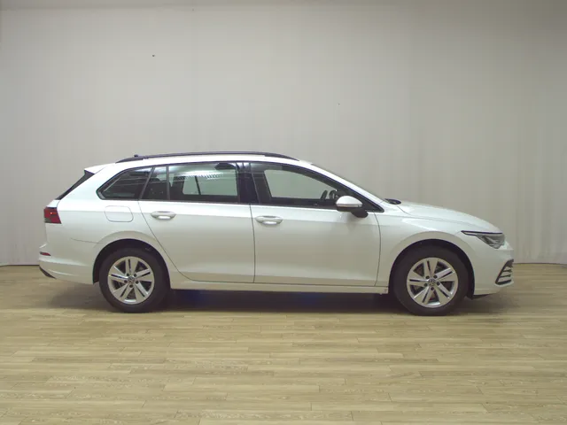 Volkswagen Golf-8 Var. 2.0 TDI Life
