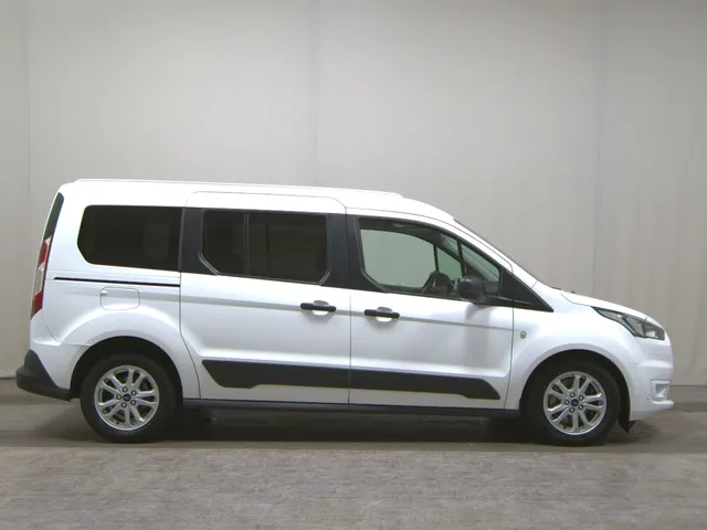 Ford Grand Tourneo 1.5 TDCi