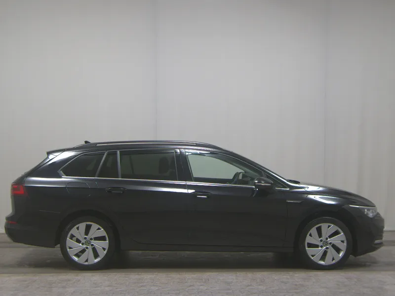Volkswagen Golf-8 Var. 2.0 TDI Style Navi IQ.Light DC Pano - fotografija vozila