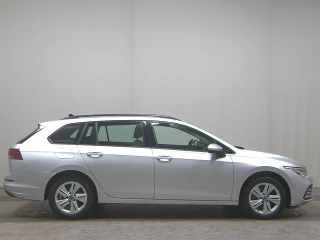 Volkswagen Golf-8 Var. 2.0 TDI Life