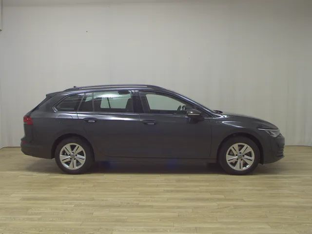 Volkswagen Golf-8 Var. 2.0 TDI Life