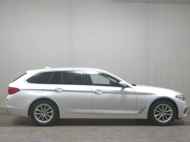 BMW 520dA Touring Sport-Line