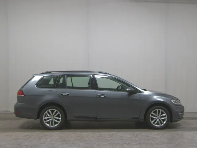Volkswagen Golf-7 Var. 2.0 TDI Comf.
