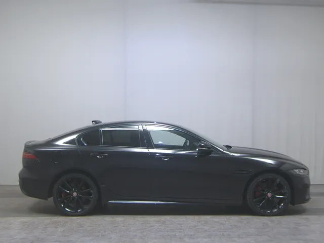 Jaguar Xe P250 AWD R-Dynamic