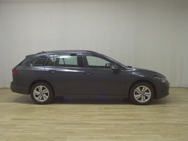 Volkswagen Golf-8 Var. 2.0 TDI Life