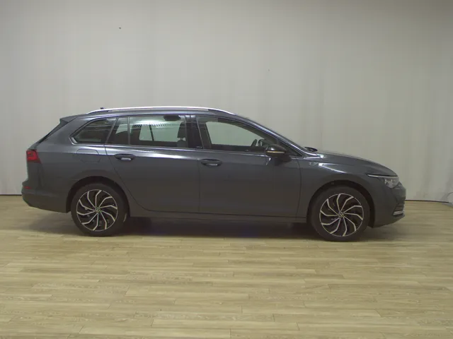 Volkswagen Golf-8 Var. 2.0 TDI Active
