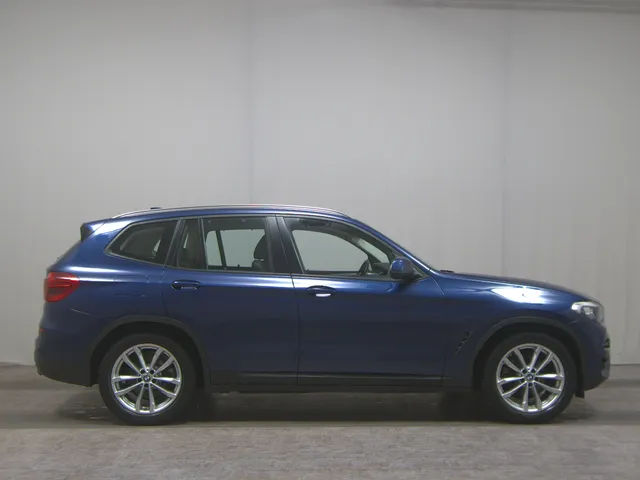 BMW X3 xDrive20i Advantage