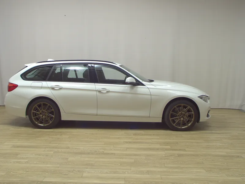 BMW 330dA Touring xDr Sport-Line