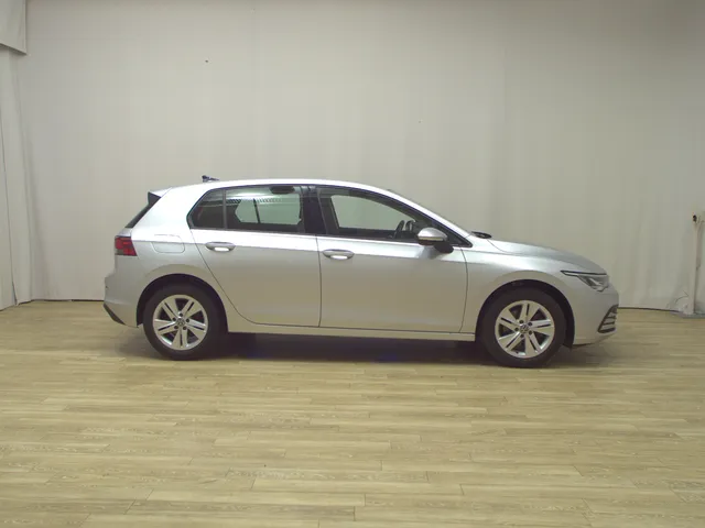 Volkswagen Golf-8 2.0 TDI Life
