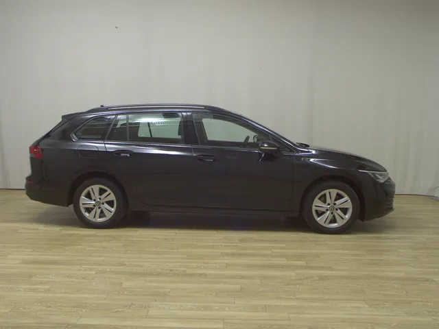 Volkswagen Golf-8 Var. 2.0 TDI Life