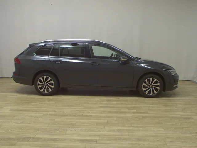 Volkswagen Golf-8 Var. 2.0 TDI Active