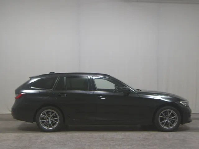 BMW 320iA Touring Sport-Line