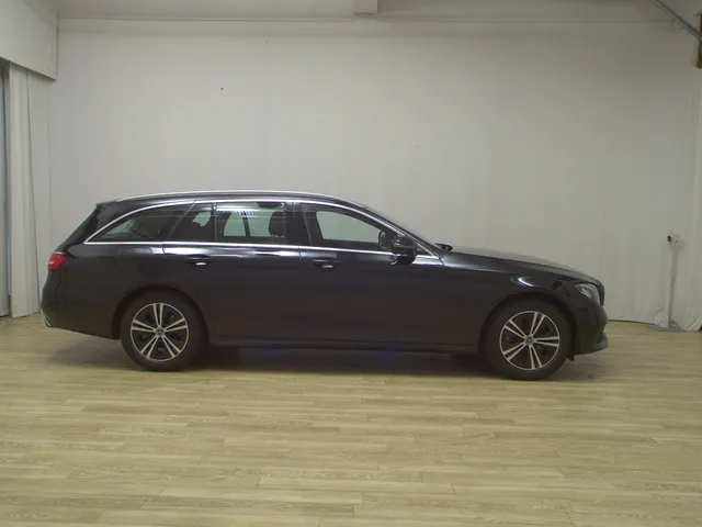 Mercedes-Benz E 220 T d Avantgarde