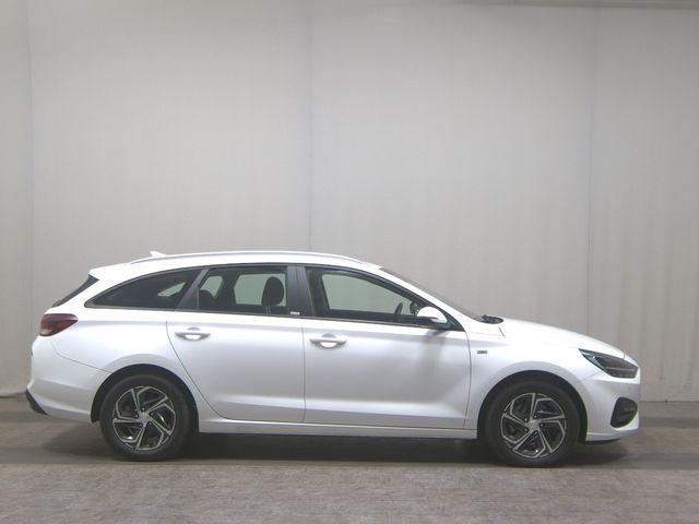 HYUNDAI I30 1.6 CRDI Trend Navi LED RfK PDC Shz Tempomat HYUNDAI I30 1.6 CRDI Trend Navi LED RfK PDC Shz Tempomat