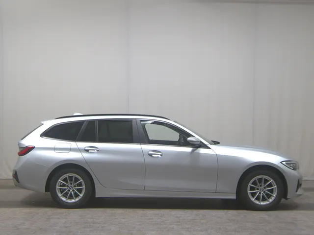 BMW 318d Touring Advantage
