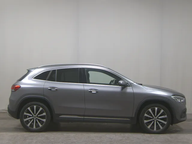 Mercedes-Benz GLA 220 d Progressive
