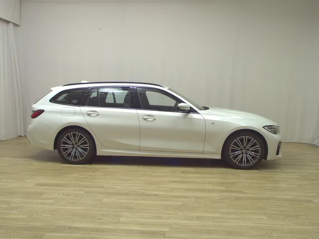 BMW 318dA Touring M-Sport