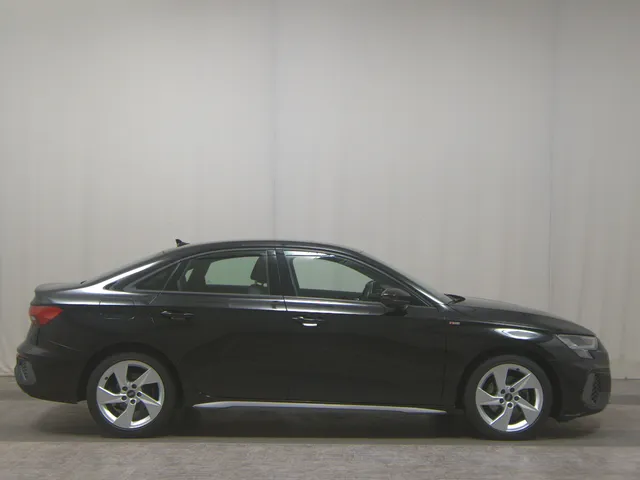 Audi A3 Lim. 35 TFSI S-Line