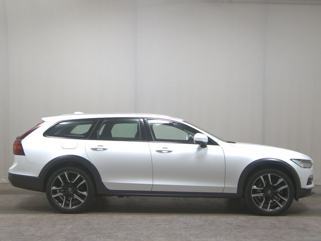 VOLVO V90 CC B5 AWD Ultimate Leder Navi LED Pano AHK VOLVO V90 CC B5 AWD Ultimate Leder Navi LED Pano AHK