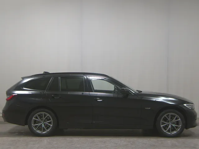 BMW 320e Touring xDr Sport-Line