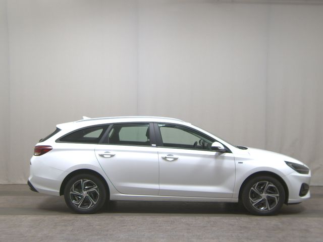 HYUNDAI I30 Kombi 1.6 CRDI Trend NAVI LED SHZ PDC