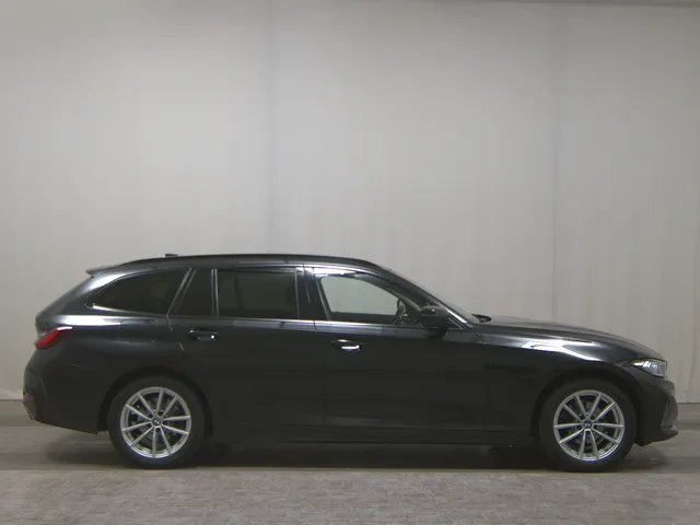 BMW 318iA Touring