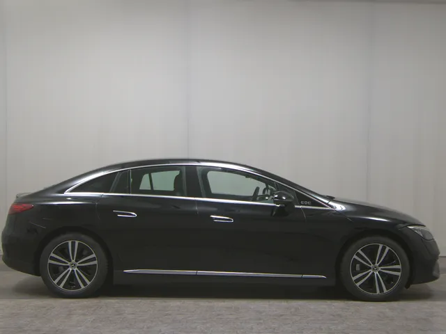 Mercedes-Benz EQE 300