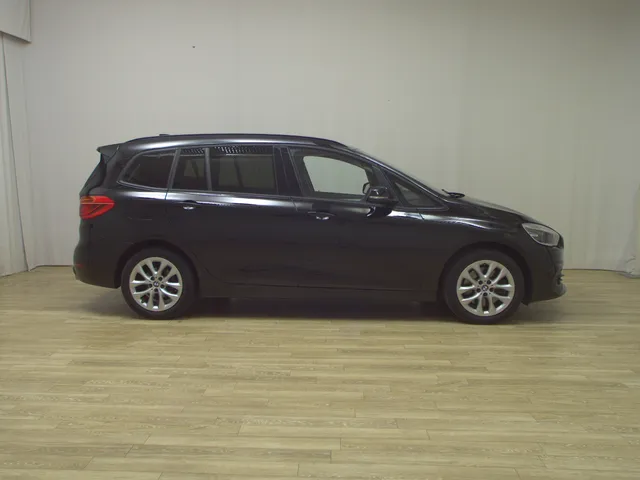 BMW 218dA Advantage