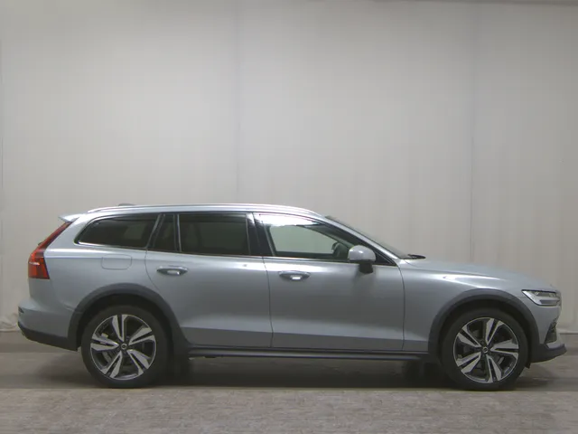 Volvo V60 Plus AWD