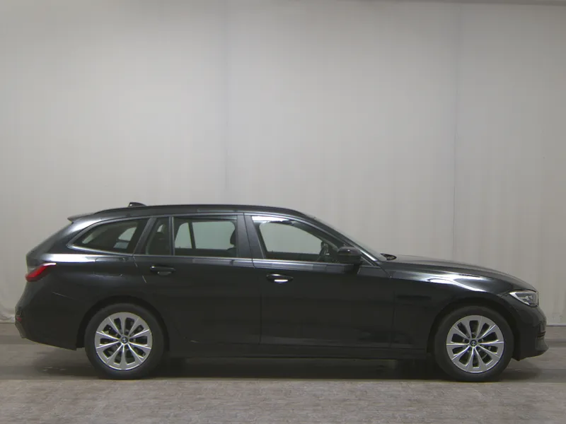 BMW 320dA Touring xDr Advantage