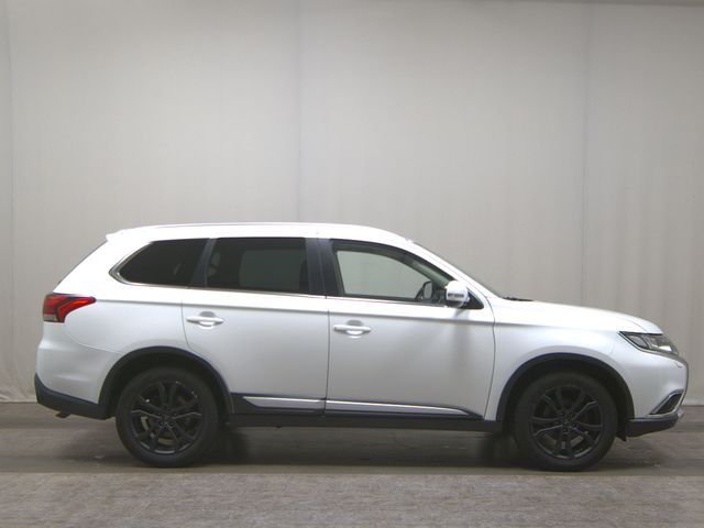 MITSUBISHI Outlander 2.2 DI-D 4WD Leder Navi GSD MITSUBISHI Outlander 2.2 DI-D 4WD Leder Navi GSD