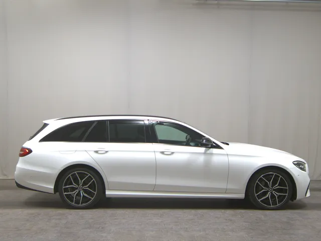 Mercedes-Benz E 220 T d 4M AMG-Line
