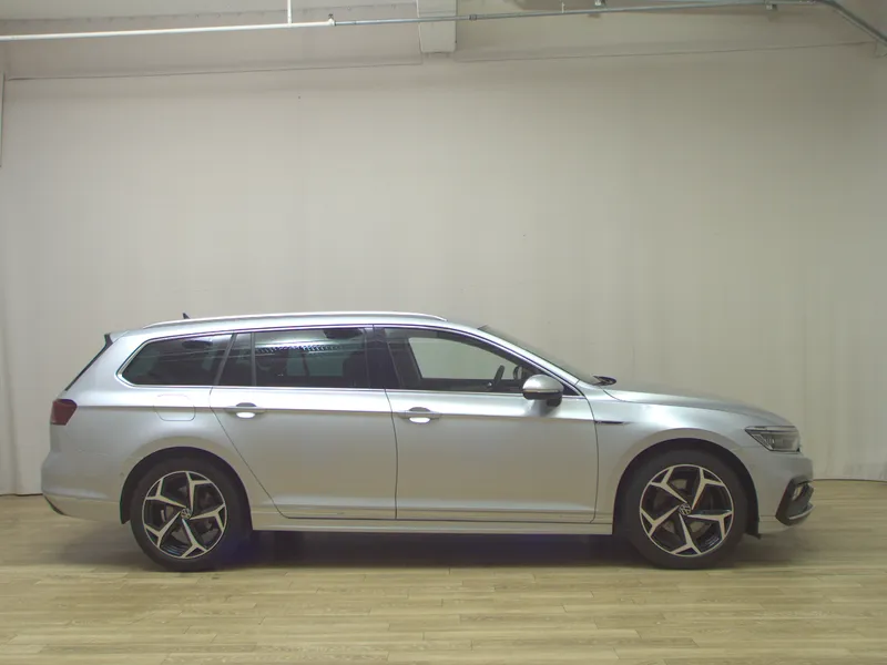 Volkswagen Passat Var. 2.0 TDI R-Line