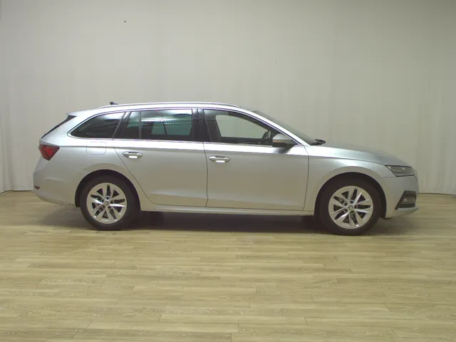 Skoda Octavia Combi 2.0 TDI Selection Plus NAVI LED SHZ RFK