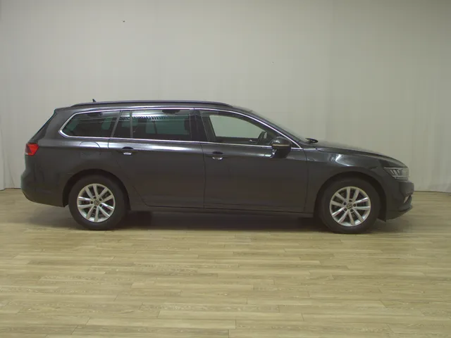 Volkswagen Passat Var. 2.0 TDI Business