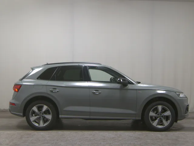 Audi Q5 50 TFSI e Qu. S-Line NAVI SPORTSITZE KLIMAAUT LED RADIO
