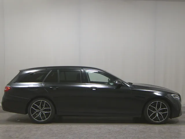 Mercedes-Benz E 220 T d AMG-Line
