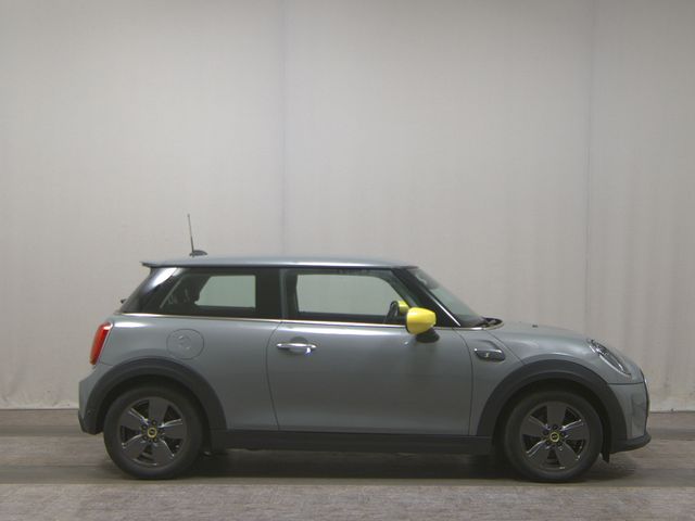 MINI Cooper SE Essential Trim Navi LED PDC Shz MINI Cooper SE Essential Trim Navi LED PDC Shz