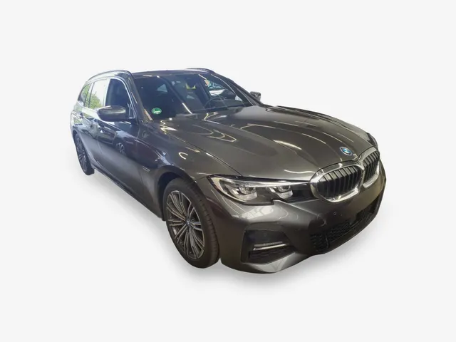 BMW 330e Touring M-Sport HiFi RFK