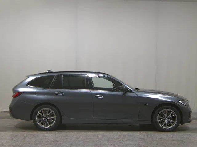 BMW 320e Touring Sport-Line