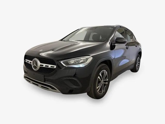 Mercedes-Benz GLA 200 d Style NAVI SHZ RFK ACC AHK